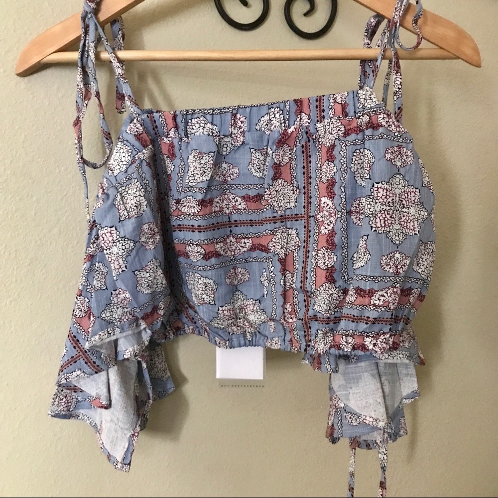 Crop top - Picture 2 of 3